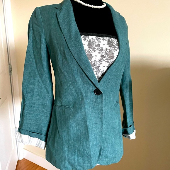 Like new Judith & Charles 100% linen blazer, size 2. Lined. - Picture 1 of 6